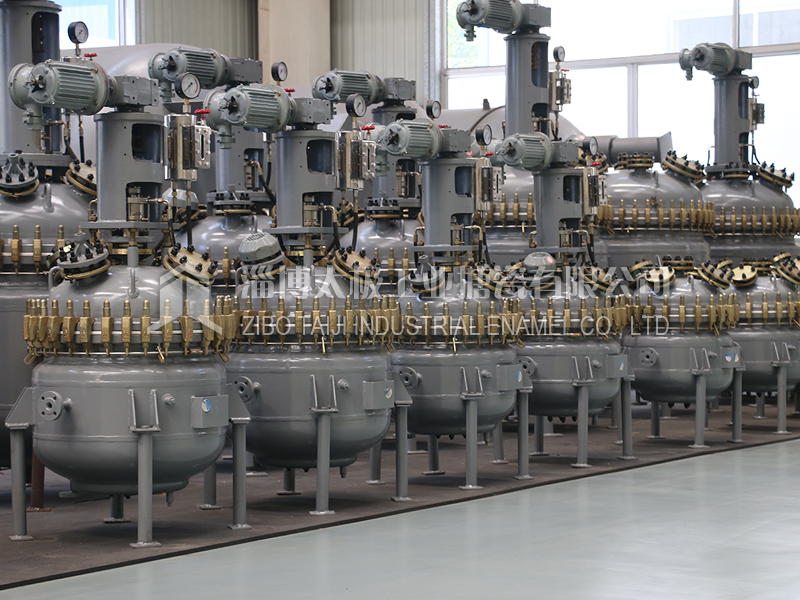 太極開式搪玻璃反應(yīng)釜 