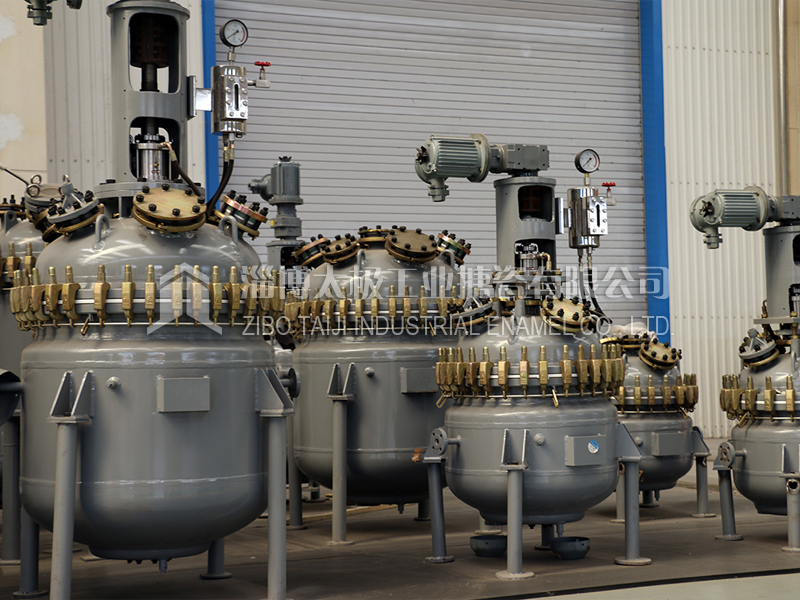 太極開式搪玻璃反應(yīng)釜 